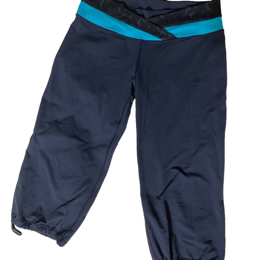 Lululemon Wide Leg Crops Capris Size 12 Navy